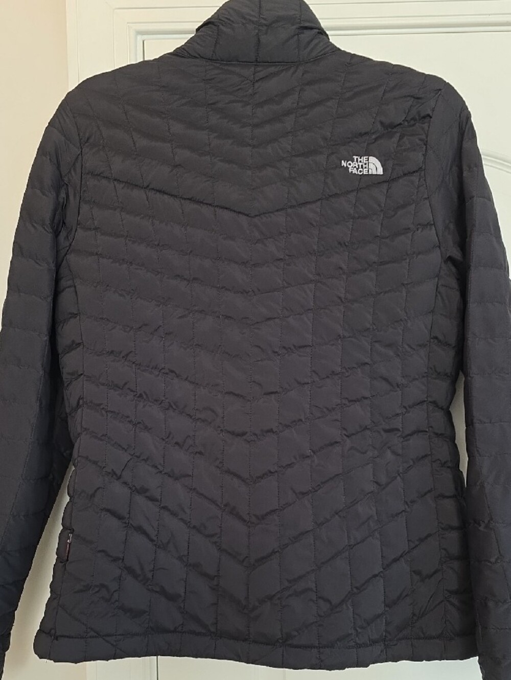 The North Face Women's Black Thermoball Jacket XL - Picture 4 of 9